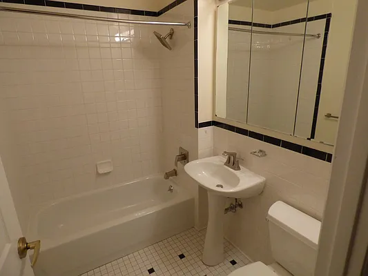 Rented by Empire State Properties | media 26