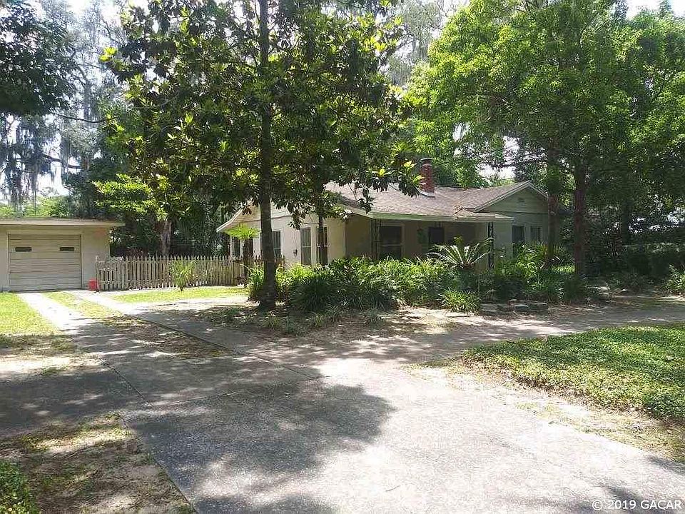 1st image of 1021 NE 4th St