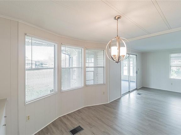 4th image of 509 Hawthorne Blvd