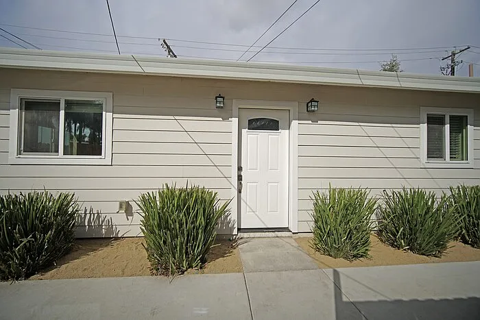 418 Clinton Ave #B
