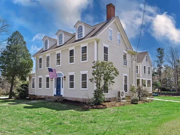 18 Pine Island Rd, Mattapoisett, MA 02739