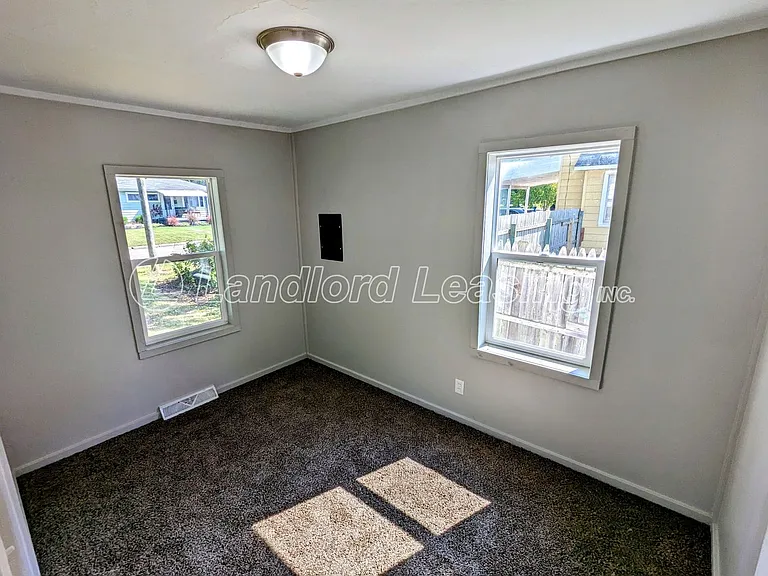3502 Lowell Ave — Photo 7