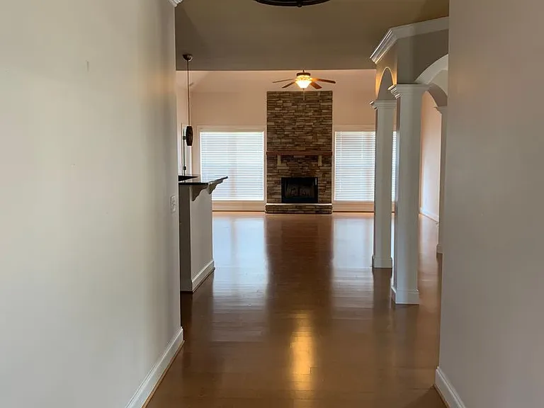 1329 Tulip Ct — Photo 3