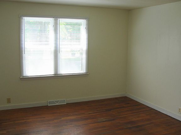 5th image of 1708 N Cedar St APT A