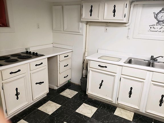 4th image of 319 Whittaker Ave NE APT 3