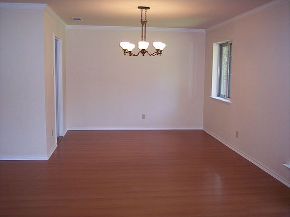 Formal Dining