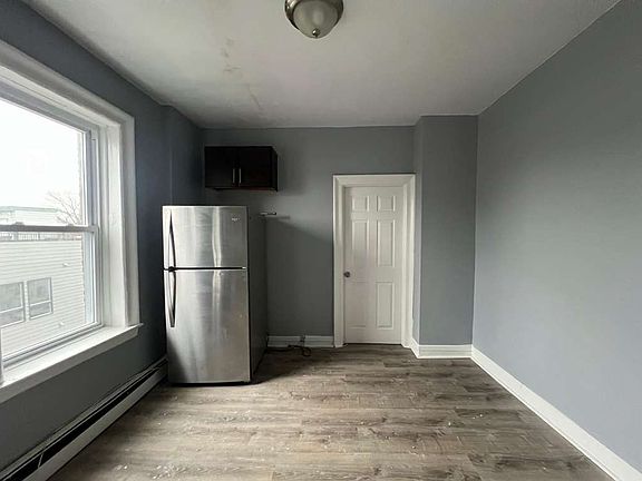 3rd image of 149 Zabriskie St #44AA
