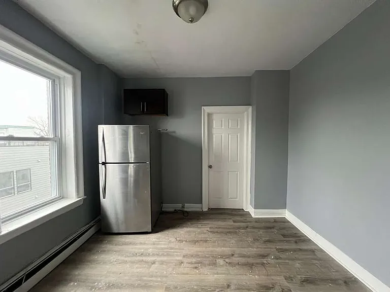 149 Zabriskie St #44A — Photo 2