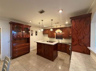 512 Bertloma St, Pasadena, TX 77502