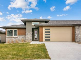 5713 Quarry Dr, Ames, IA 50010