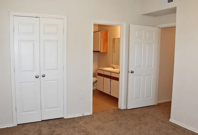 Elan Gardens Apartments — Photo 18