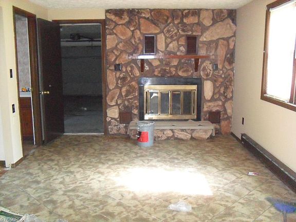 2nd image of 3855 Edgewater Blvd