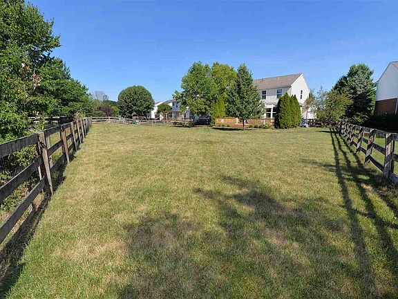 5th image of 1205 Lancashire Dr