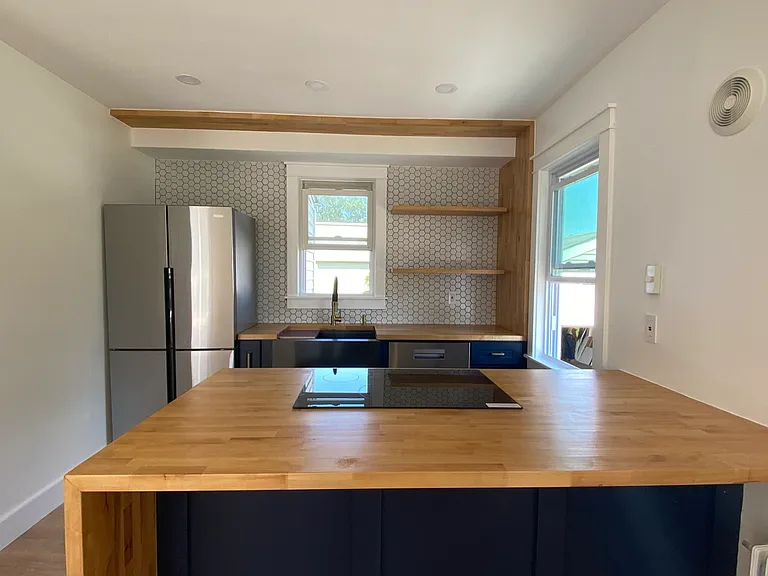 12 Moore Pl #1 — Photo 3