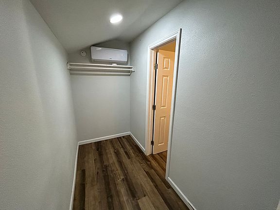 4th image of 1046 Lombrano St #B