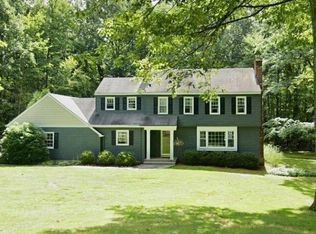 39 Minister Brook Dr, Simsbury, CT 06070