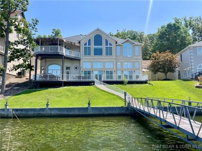 825 Grand View Dr, Sunrise Beach, MO, 65079