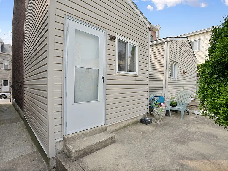 321 Taylor St — Photo 21