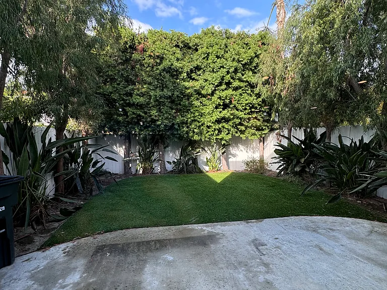 3221 Clay St — Photo 9