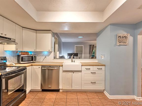 3rd image of 2937 Woodland Dr