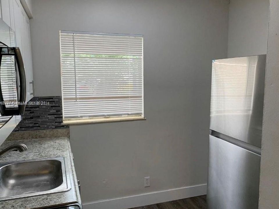 2nd image of 2342 N Federal Hwy #1