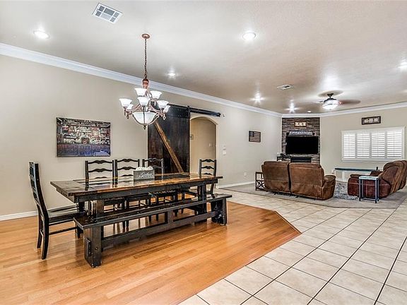 5th image of 6395 Franklin View Dr