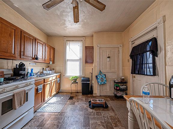 5th image of 118 21st St #116