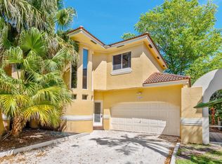 11249 Lakeview Dr, Coral Springs, FL 33071