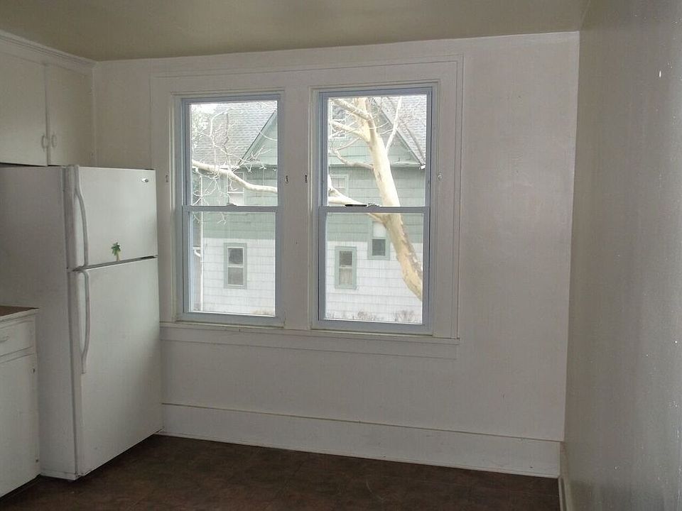 2nd image of 1155 Garson Ave