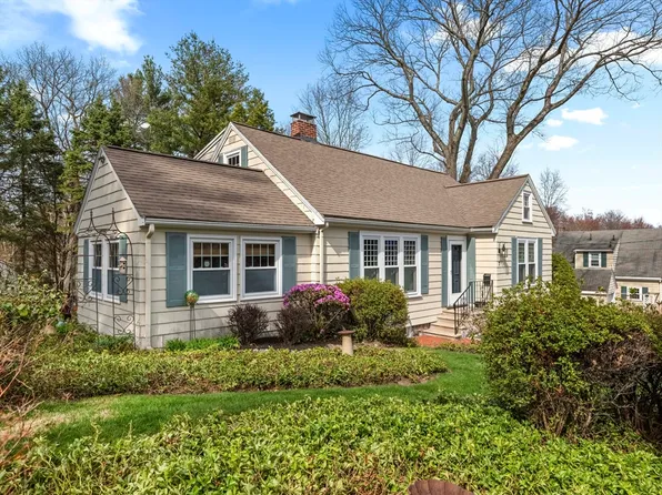 7 Fernwood Rd, Wakefield, MA 01880