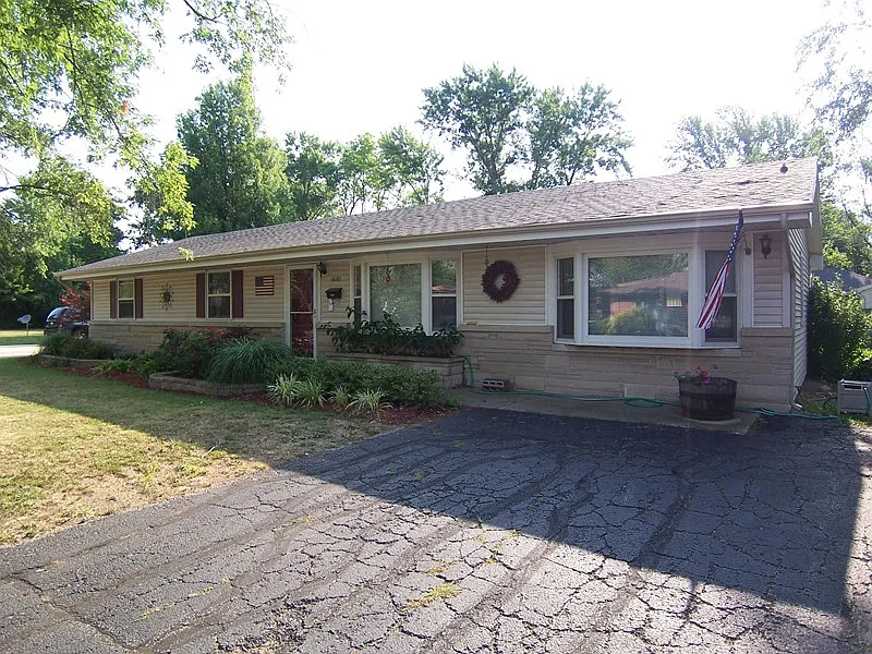 1607 C St photo 1