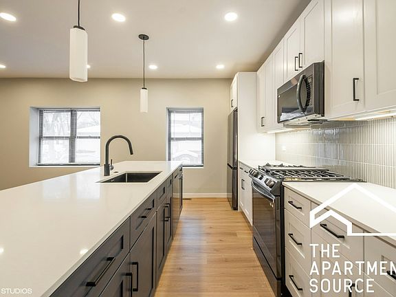 2nd image of 3355 N Whipple St #1