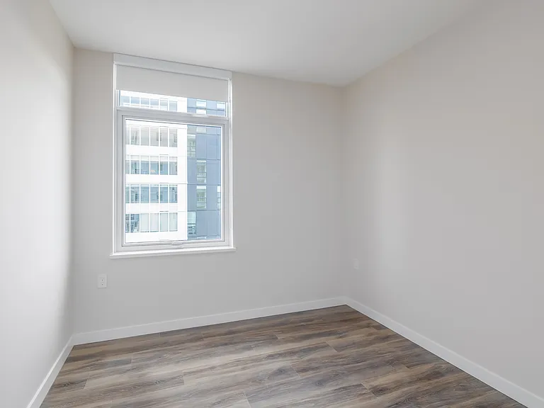 492 W 41st Ave — Photo 21