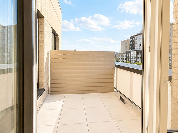 2nd image of 91 Bruckner Blvd #705