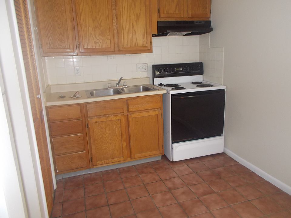 2nd image of 1400 Indianola Ave APT B