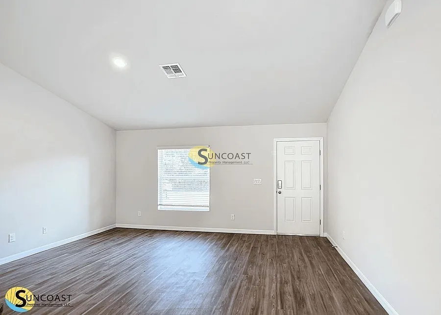 Brand New 3BR Home in Port Charlotte with 2 Car Garage — Photo 3