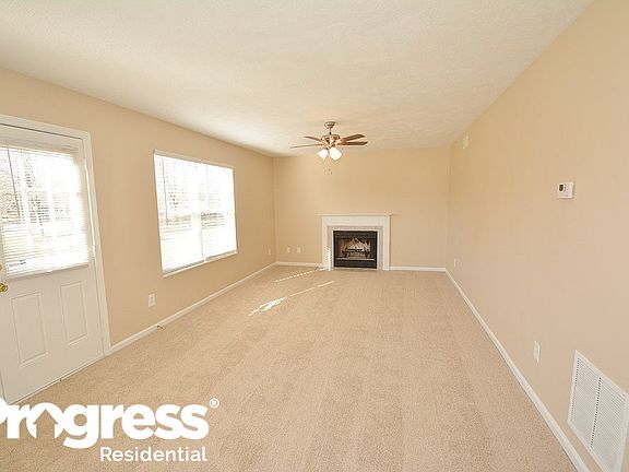 4th image of 3225 Weller Dr