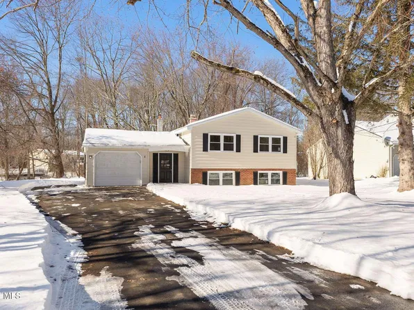 38 Greenridge Drive, Clifton Park, NY 12065