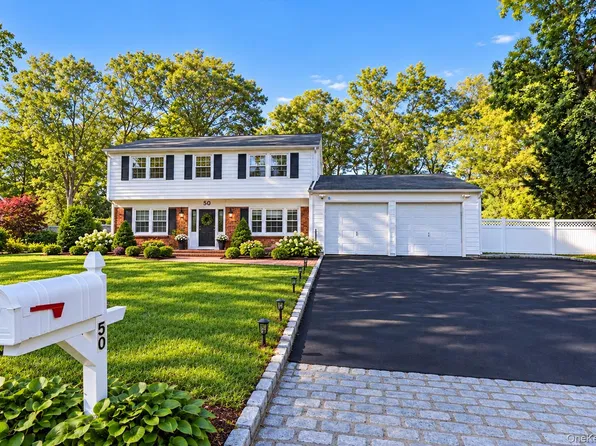 50 Bonnie Lane, Stony Brook, NY 11790
