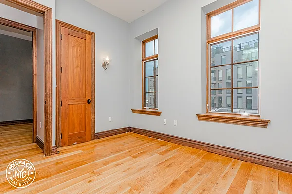 Rented by MySpaceNYC | media 33