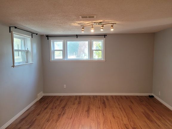 5th image of Basement 74 Ave #9510