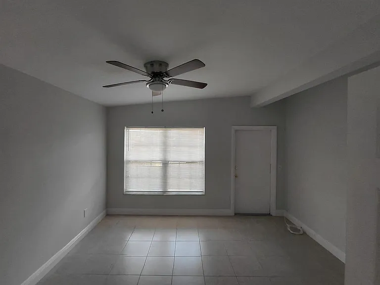 116 SE Prima Vista Blvd — Photo 8