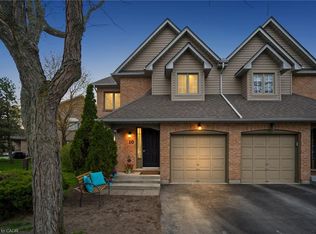 320 Hamilton Dr #10, Hamilton, ON L9G4W6