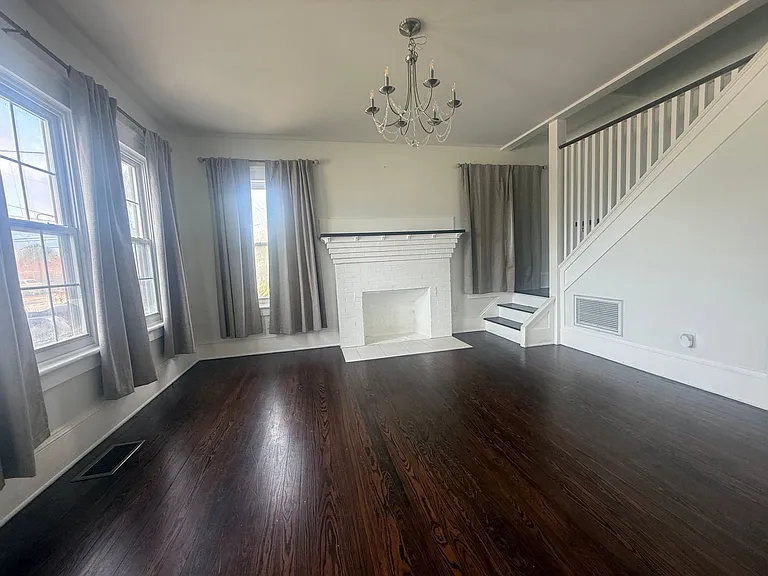 409 S Grandview Ave — Photo 4