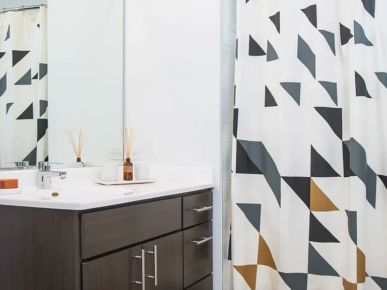 200 W Superior St #807 — Photo 6