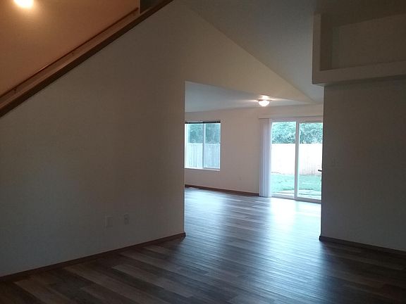 4th image of 5608 56th Ave SE