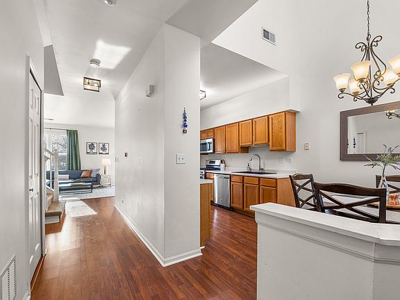 3rd image of 937 Sheridan Cir #937