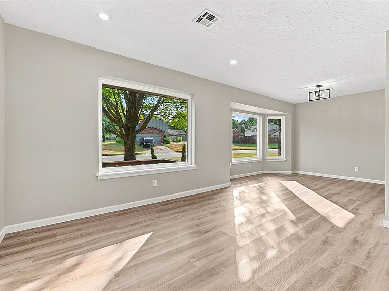 6655 S 67th East Ave — Photo 17