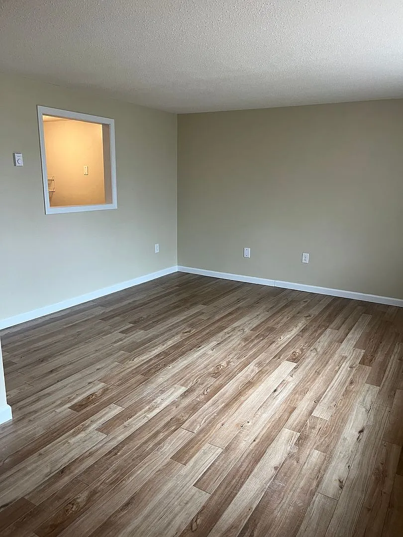 Building Photo - 5 Royal Dane Dr #46