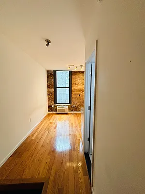 Rented by Compass | media 12